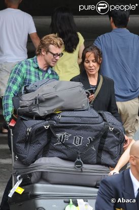 Simon Baker et toute sa famille à l'aéroport de Los Angeles, le 24 juillet 2011.
