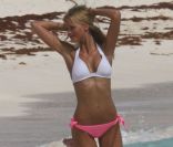 Erin Heatherton lors d'un shooting photo à Saint-Barthélemy pour Victoria's Secret, le 9 août 2011