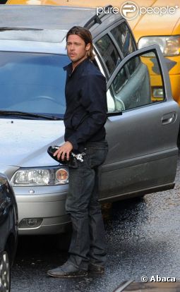 Brad Pitt sur le tournage de World War Z à Glasgow en Ecosse le 17 août 2011
