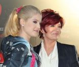Kelly et Sharon Osbourne à la première de God Bless Ozzy Osbourne, à Hollywood le 22 août 2011