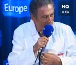 Michel Drucker débarque sur Europe 1 déguisé, le  vendredi 26 août 2011.  
