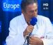 Michel Drucker débarque sur Europe 1 déguisé, le vendredi 26 août 2011.