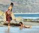 Halle Bery respire le bonheur en compagnie de Nahla, sa fille. Balade à la plage à Malibu le 27 août 2011