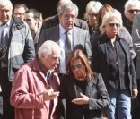 Obsèques de Patrick Guillemin, le 30 août 2011. Roland Giraud, Nicoletta, Jean-Luc Moreau et d'autres amis lui ont dit adieu. 