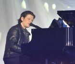 Benjamin Biolay aux Victoires de la musique, à Paris, le 1er mars 2011.