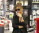 Rihanna s'occupe de son petit frère Rajad Fenty à Los Angeles le 3 septembre 2011