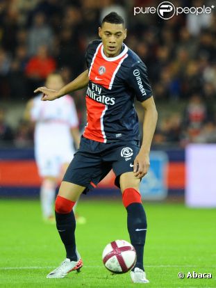 Guillaume Hoarau, attaquant du Paris Sain-Germain et de l'équipe de France a été opéré avec succès de l'épaule droite le 5 septembre 2011