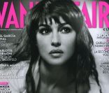 Monica Bellucci, en couverture du Vanity Fair italien de janvier 2002.<br />