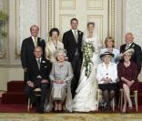 La famille royale au grand complet pour Peter Phillips et Antumn Kelly 