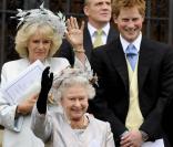 La famille royale au grand complet pour Peter Phillips et Antumn Kelly : ici la reine Elizabeth