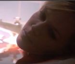 Terrible fin de saison 4 : Dexter découvre que sa femme a été assassinée.