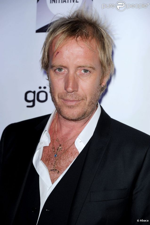 Rhys Ifans assiste aux  Creative Coalition Spotlight Initiative Awards 2011 , qui se déroulaient samedi 10 septembre, dans le cadre du Festival international du film de Toronto.  