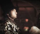 Matthieu Chedid dans le clip de La Seine, titre extrait d\'Un monstre à Paris.