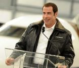 John Travolta assure la promotion d\'un nouveau jet privé de la marque Bombardier, à l\'aéroport de Burbank à Los Angeles, le 20 septembre 2011.
