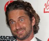 Gerard Butler fait le pitre à l\'avant-première de <em>Machine Gun Preacher </em>le 21 septembre 2011 à Los Angeles