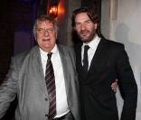 Inauguration de la Villa Navarre, à Pau, le 23 septembre 2011 : Frédéric Beigbeder et son père. 