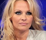 Pamela Anderson sur le plateau de l'émission La Academia, à Mexico. 25 septembre 20011