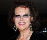 <p>Claudia Cardinale lors du 26e gala de l\'Aide à l\'Enfant Réfugié à la salle Gaveau à Paris le 26 septembre 2011</p>