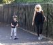 Gwen Stefani se balade au zoo avec ses fils, Kingston et Zuma. Londres, 28 septembre 2011