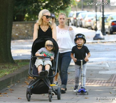 Gwen Stefani se balade au zoo avec ses fils, Kingston et Zuma. Londres, 28 septembre 2011
