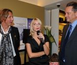 Mélanie Laurent, entourée de Sean Hepburn et Alain Crevet lors de la soirée chez S.T. Dupont le 29 septembre 2011