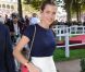 Charlotte Casiraghi lors de l'édition 2011 du Qatar Prix de l'Arc de Triomphe, qui a vu dimanche 2 octobre le sacre inattendu de la pouliche allemande Danedream, auteure du nouveau record de l'épreuve. Un scénario explosif auquel célébrités et turfistes ont assisté à Longchamp.