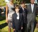 Le baron Edouard de Rotschild en famille, avec Irene Salvador et ses fils David et Ferdinand, lors de l'édition 2011 du Prix de l'Arc de Triomphe, dimanche 2 octobre, qui a vu le sacre inattendu de la pouliche allemande Danedream, auteure du nouveau record de l'épreuve. 