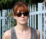 Michelle Monaghan et sa fille Willow à la sortie de la crèche mains dans la mains, à Los Angeles, le 3 octobre 2011