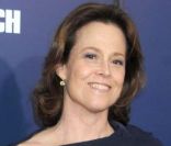 L'avant-première des Marches du Pouvoir de George Clooney, à New-York, le 5 octobre. La belle Sigourney Weaver, toujours aussi charmante, fête ses 62 ans dans deux jours. 