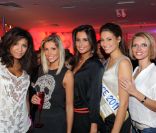 Chloé Mortaud, Alexandra Rosenfeld, Malika Ménard, Laury Thilleman et Sylvie Tellier lors de la soirée Morgan sur les Champs-Elysées à Paris le 6 octobre 2011
