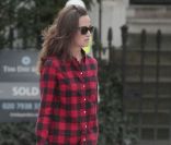 Pippa Middleton dans les rues de Londres se tient... à carreaux ! Le 10 octobre 2011