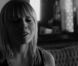 Coeur de Pirate, filmée dans les coulisses de l'enregistrement de Blonde , son second album.