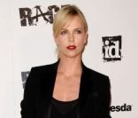 Charlize Theron à Los Angeles le 30 septembre.<br />
