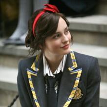Look d'écolière modèle pour Leighton Meester alias Blair dans Gossip Girl