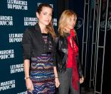 Charlotte Casiraghi et Virginie Couperie arrive à la projection des Marches du pouvoir, le 18 octobre 2011, à Paris.