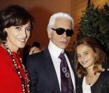 Inès de la Fressange, Karl Lagerfeld et Violette d'Urso lors de la soirée du magazine Tag Mag et Roger Vivier à Paris le 20 octobre 2011