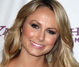 Stacy Keibler à Los Angeles pour le gala de la chaîne Starz le 24 octobre 2011.