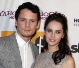 Anton Yelchin et Felicity Jones à Los Angeles pour le gala de la chaîne Starz le 24 octobre 2011.