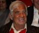 Jean-Paul Belmondo, entouré de ses amis, applaudit avec foi