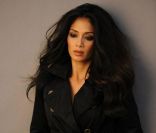 La chanteuse Nicole Scherzinger, sexy et ténébreuse, devient l\'égérie de London Fog.