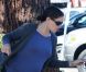 Jennifer Garner lors d'une balade avec son mari Ben Affleck à Brentwood, Los Angeles, le 27 octobre 2011 