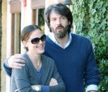 Jennifer Garner lors d\'une balade romantique et d\'un déjeuner romantique avec son mari Ben Affleck à Brentwood, Los Angeles, le 27 octobre 2011