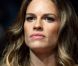 Scandale en Tchétchénie : Hilary Swank vire son staff, mais ne convainc pas