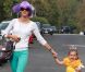 Alessandra Ambrosio et sa petite Anja : déguisées, elles se rendent à une fête d'Halloween chez des amis à Los Angeles le 30 octobre 2011