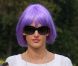 Alessandra Ambrosio : même avec les cheveux violets, c'est un vrai canon lorsqu'elle accompagne sa fille Anja à une fête d'Halloween chez des amis à Los Angeles le 30 octobre 2011