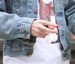 Macaulay Culkin et son vernis à ongles à New York le 11 octobre 2011