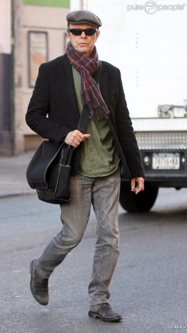 David Bowie va chercher sa fille Alexandria à l'école, à New York le vendredi 4 novembre 2011