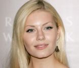 Elisha Cuthbert : en avril 2006 à Beverly Hills <br />