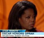Oprah Winfrey, très émue de recevoir un Oscar, le 12 novembre à Los Angeles.