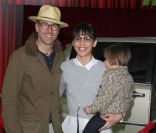 Jason Lee et sa femme Ceren Alkaç le 12 novembre 2011 à Los Angeles